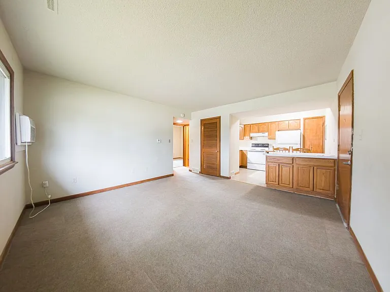 Raceway Park Apartments — Photo 7