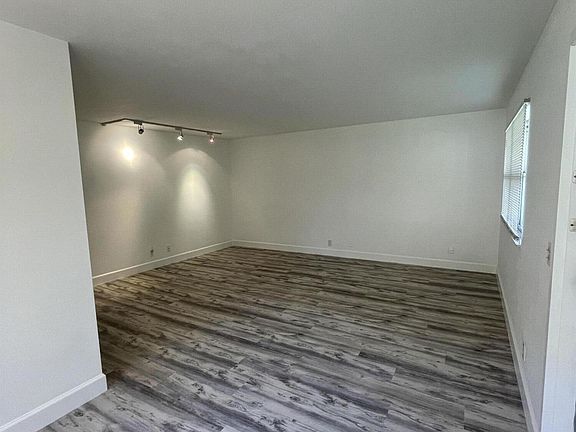 5th image of 501 Brittany Ave E #K
