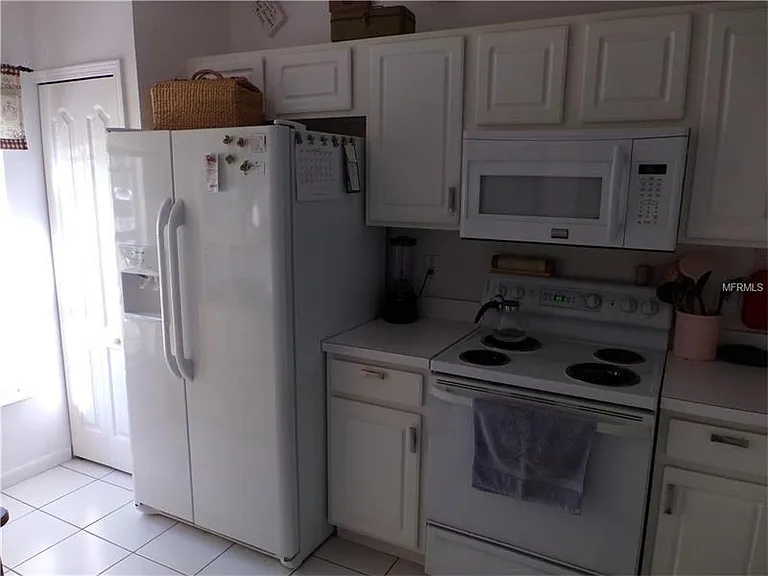 1236 Throckmorton Dr — Photo 2