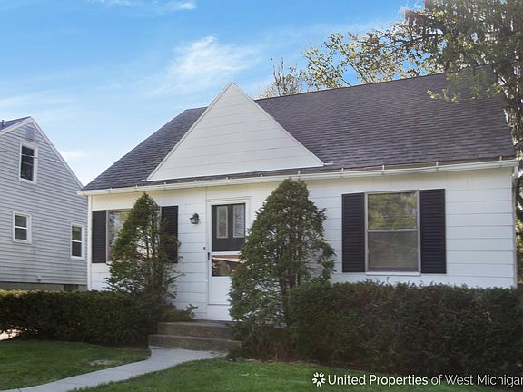 3rd image of 1019 Edison Ave NW