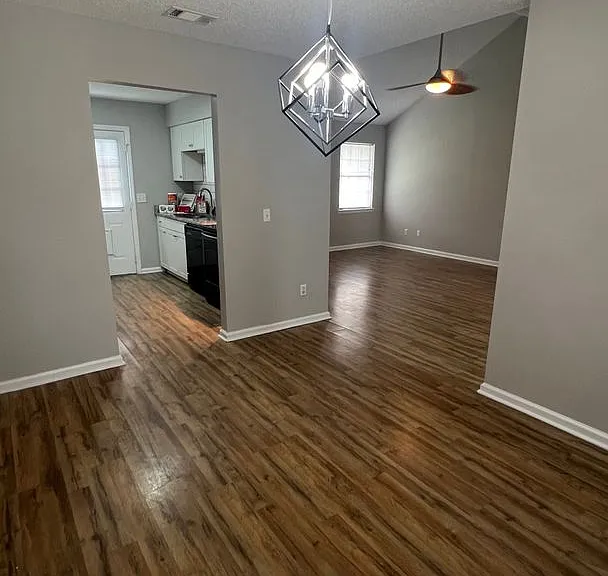916 Wrenwood Ln — Photo 8