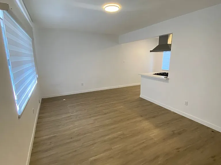 521-523 E Live Oak Ave — Photo 8