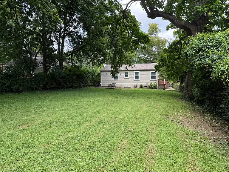 221 Elberta St — Photo 21