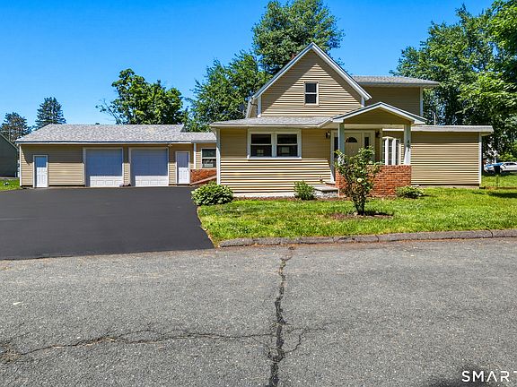 3rd image of 461 Mountain Road