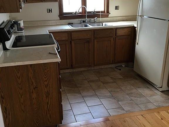 2nd image of 7 Driscoll St #2