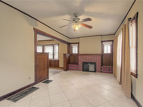 5th image of 715 N 18th St