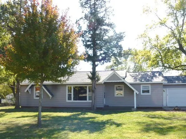 400 S Portland Pl, Clinton, IL 61727