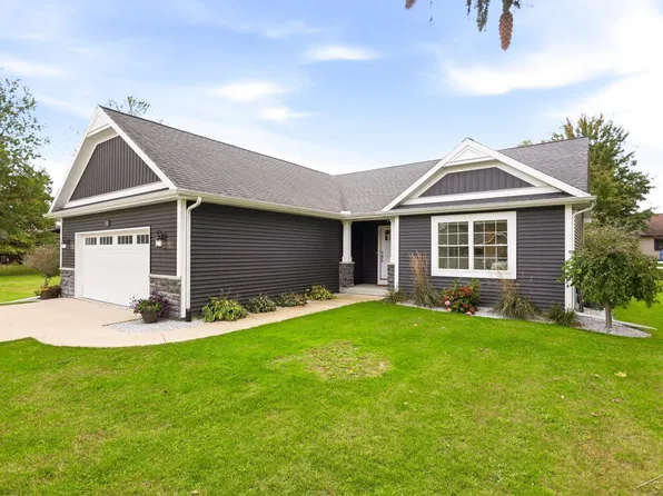 7923 N River Rd, Freeland, MI 48623