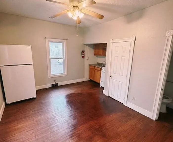 914 Eureka St #4 — Photo 1
