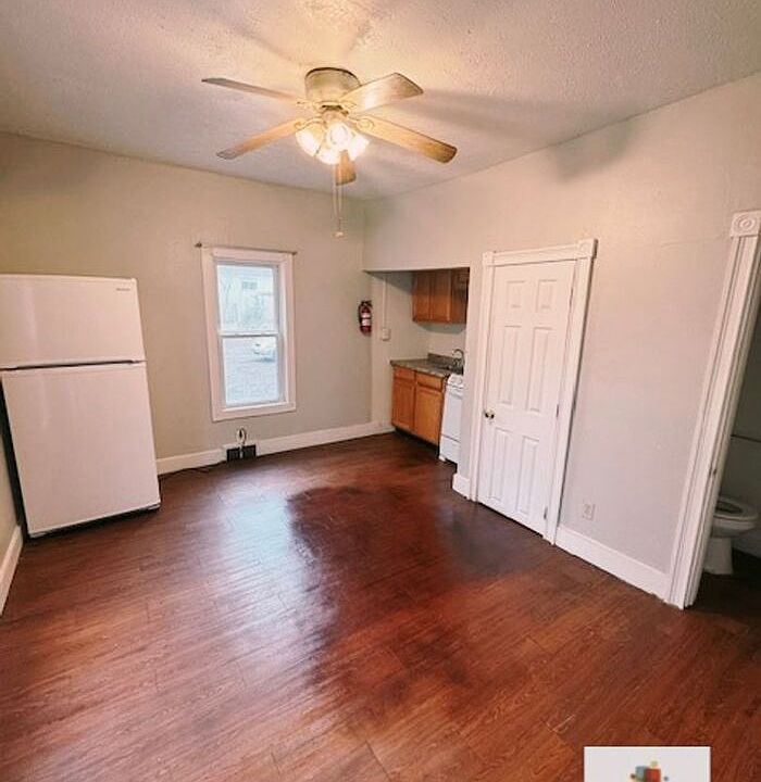 1st image of 914 Eureka St APT 4