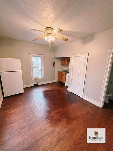 914 Eureka St #4 Photo 1