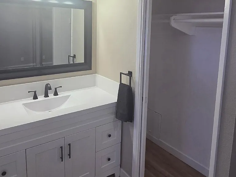 2208 El Grande St — Photo 15