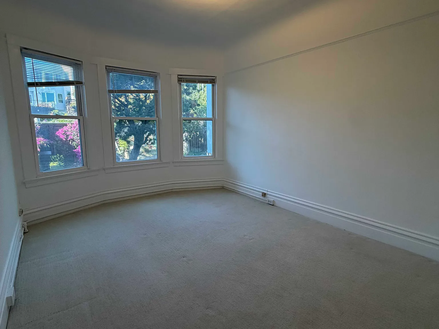 2 bed, 1.0 bath, 1250 sqft, $7,200 — Photo 4