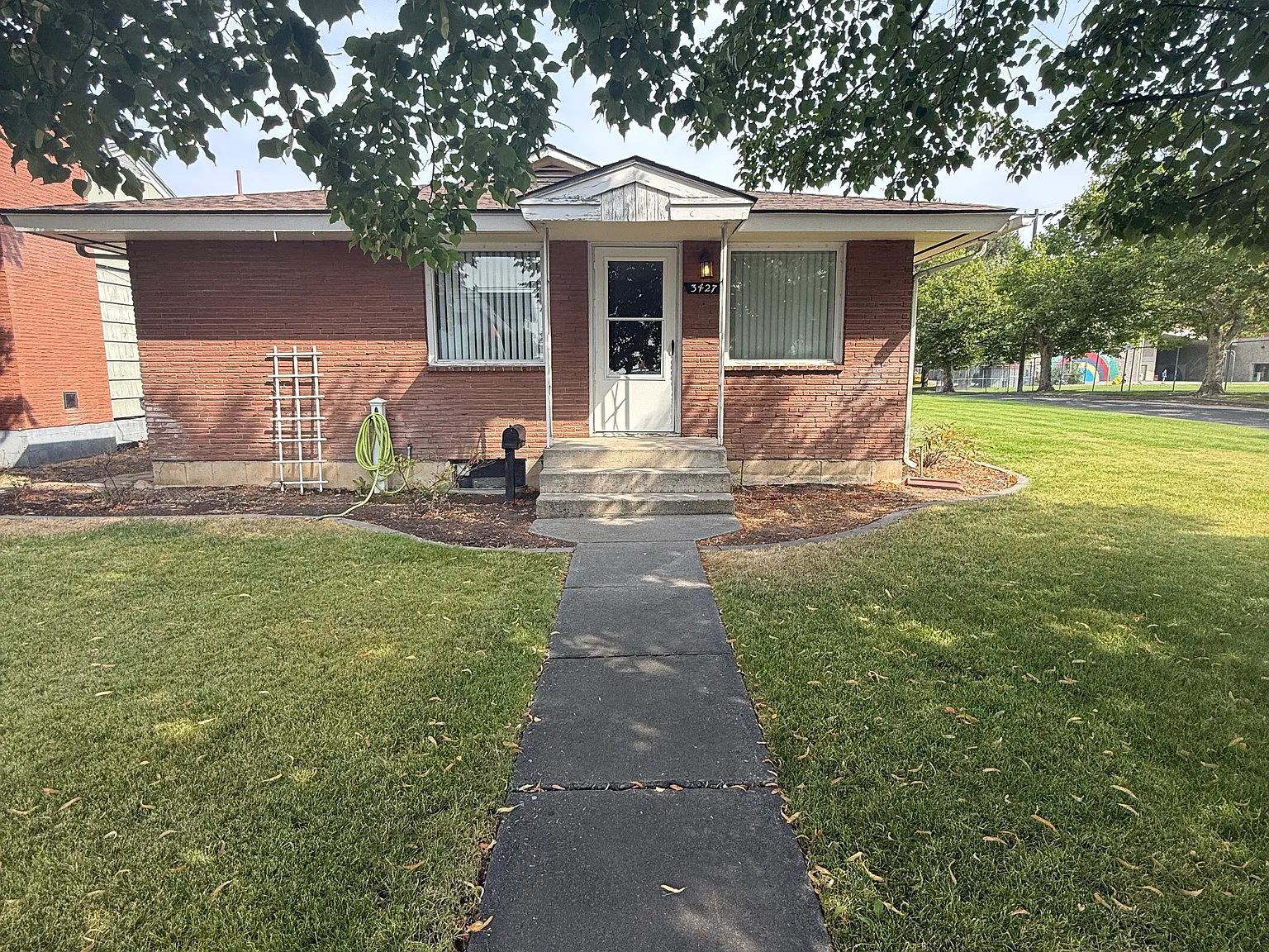 2 bed, 1000 sqft, $1,950 — Photo 1