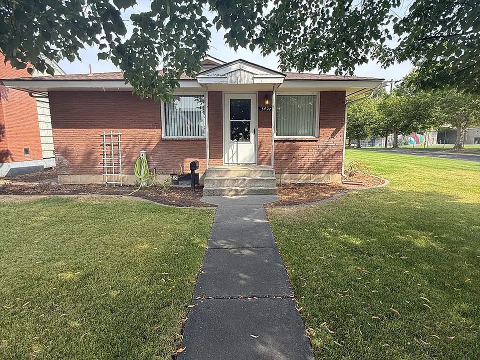 3427 E Euclid Ave