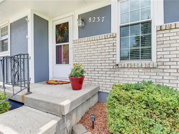 8237 Ohio Ave, Kansas City, KS 66112