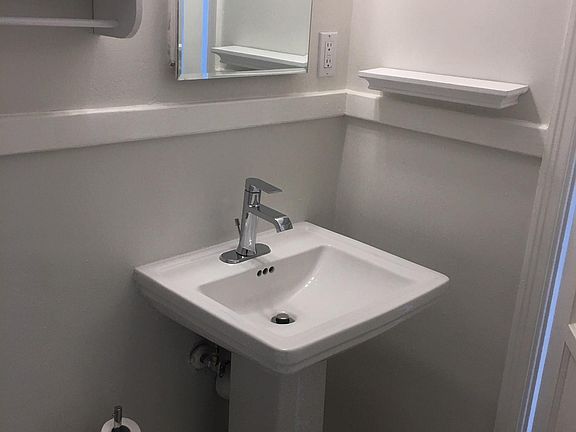 5th image of 501 Garfield St #204