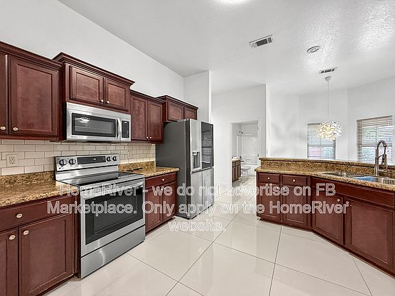 3rd image of 4605 Belvedere Cir