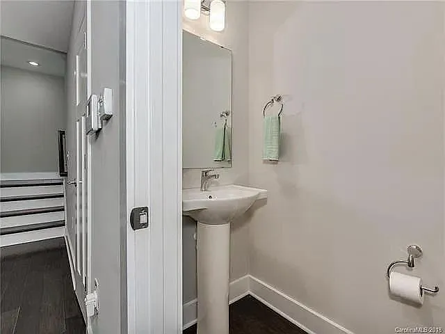 2830 Youngblood St — Photo 10