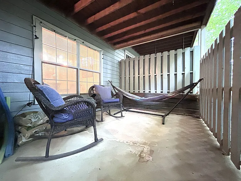 1378 N Crossing Dr NE — Photo 14