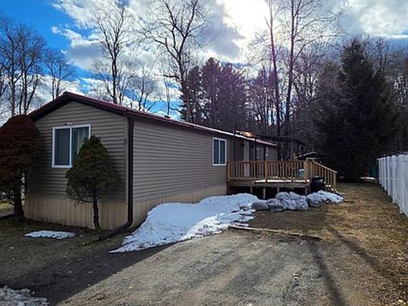 8 Essex Ln
