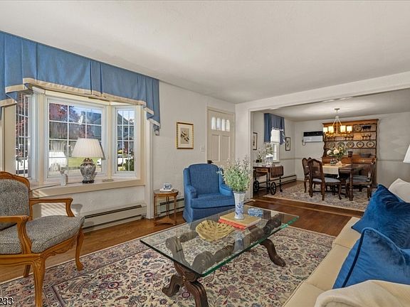 4th image of 759 Warren Street