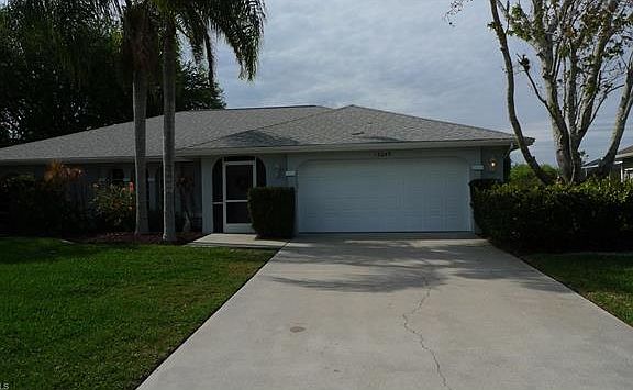2nd image of 15249 Briarcrest Cir