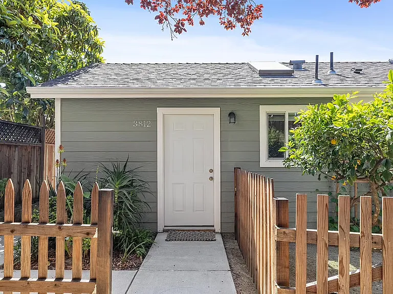 3812 Midvale Ave — Photo 5