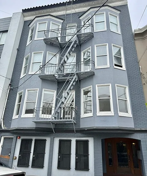 Front of building with total of 10 units; this unit is on the 2nd floor front facing
