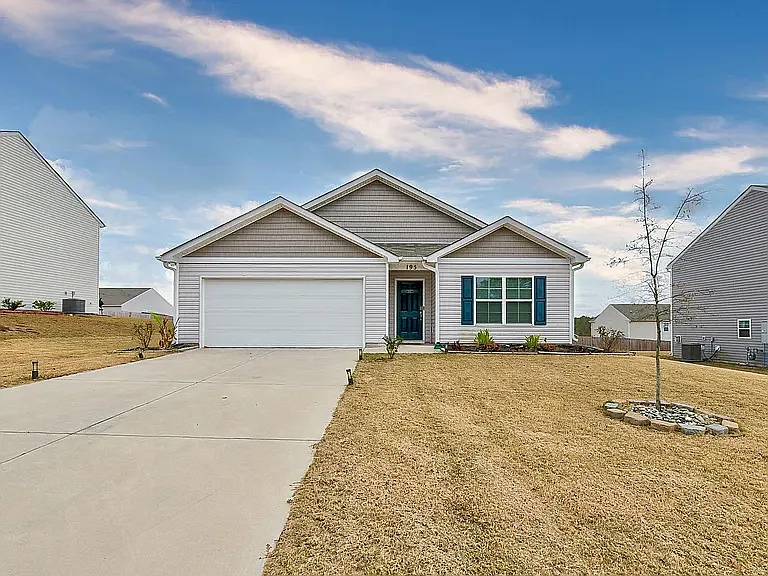 195 Carrington Dr — Photo 2