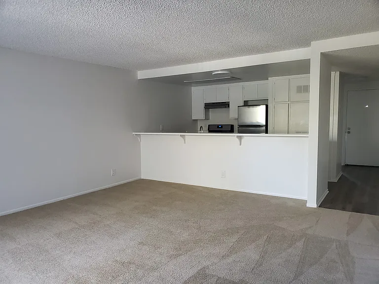 Harbor Village Apartments — Photo 8