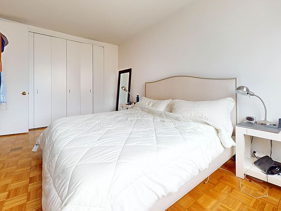 5th image of 350 W 50th St APT 21H