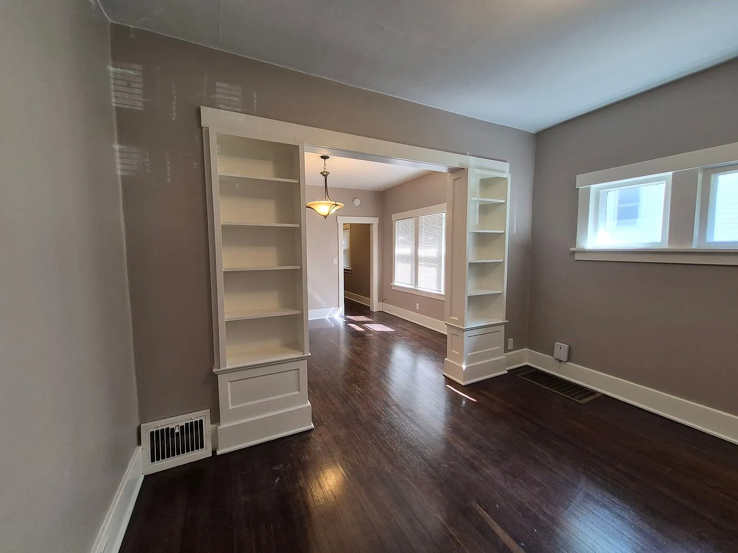 2 Bed/1 Bath — Photo 2