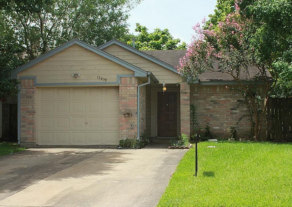 1st image of 19939 Mountain Dale Dr