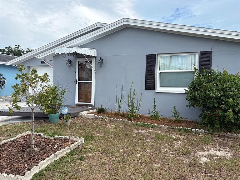 1010 Osprey Ct — Photo 2