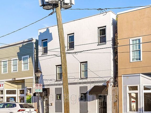 2nd image of 1005 N 25th St APT 4