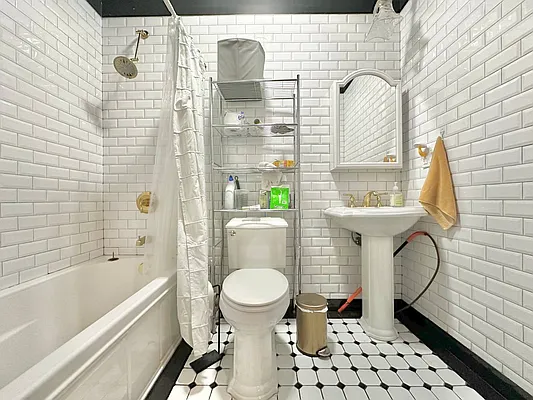 Rented by Doorway NYC, LLC | media 17