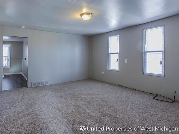 3rd image of 701 9th St NW #2