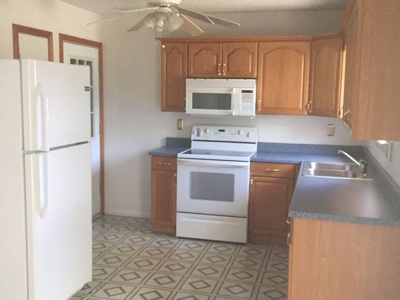 3rd image of 113 Williams St