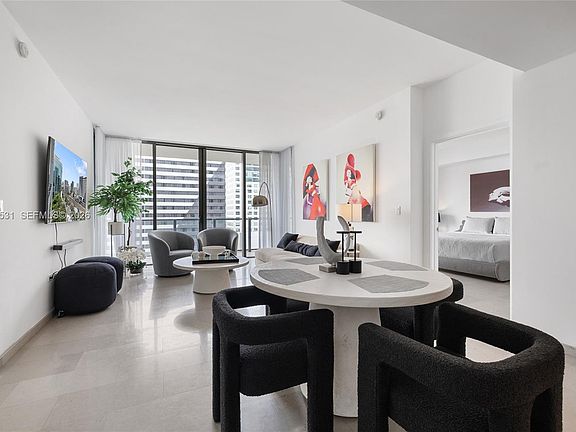 4th image of 88 SW 7th St APT 1010