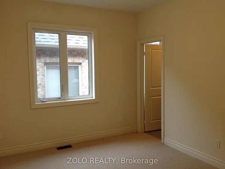 64 Cayton Cres — Photo 12