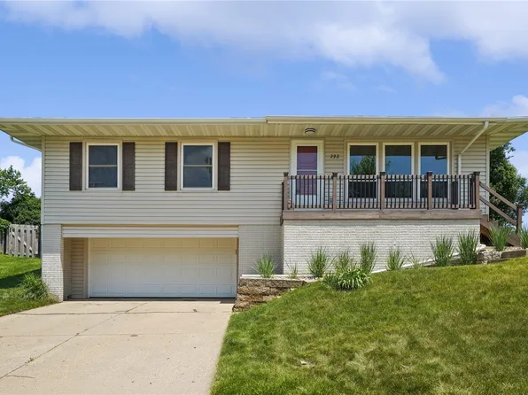 292 Windsor Dr NE, Cedar Rapids, IA 52402