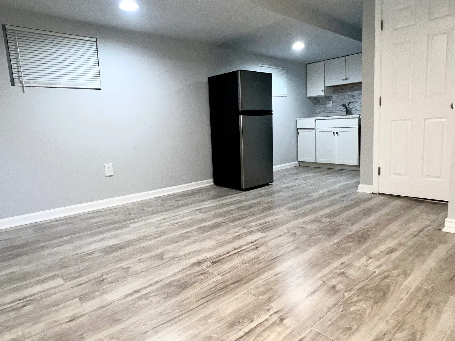 Studio, 400 sqft, $1,100 — Photo 1
