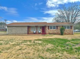 710 N High St, Tuscumbia, AL 35674