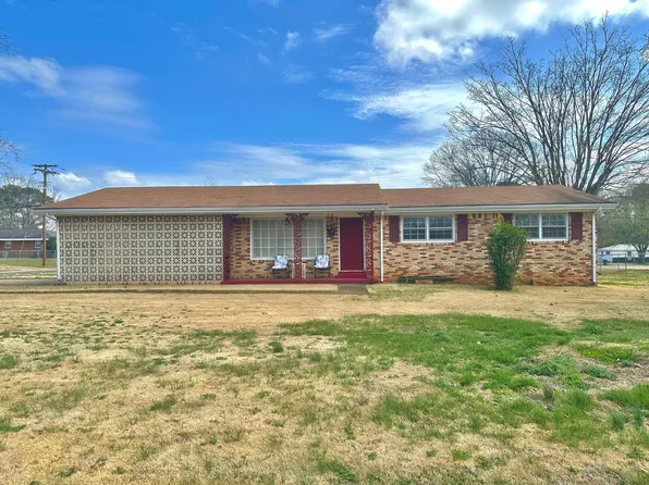 710 N High St, Tuscumbia, AL 35674