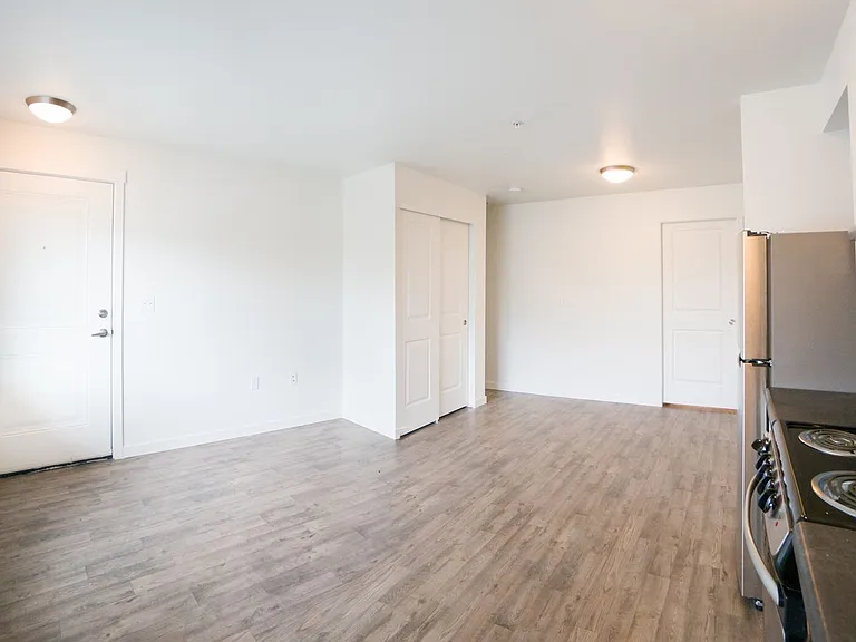 5624 SE 22nd Ave — Photo 2