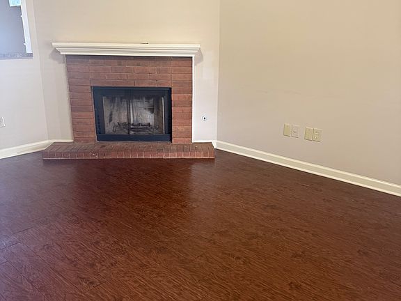 3rd image of 8490 Highland Glen Cir N