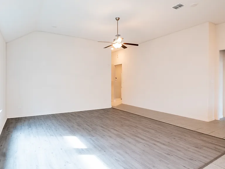 420 Kirkham Dr — Photo 18
