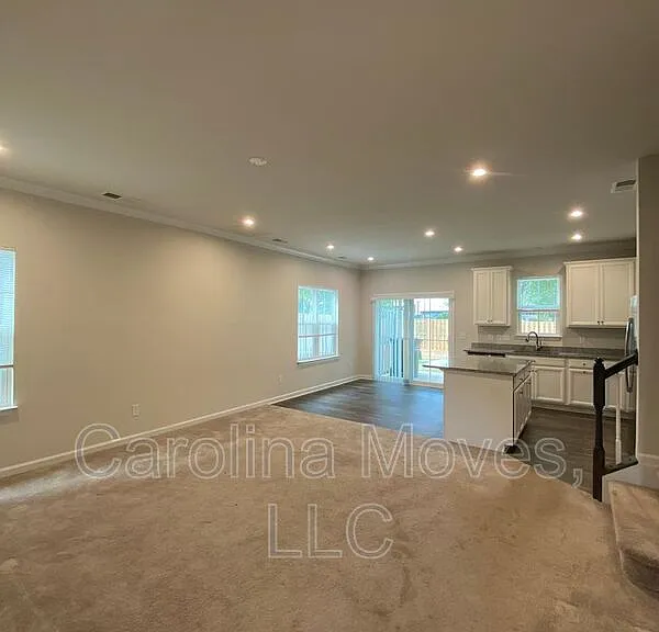 8 Willomere Way — Photo 7