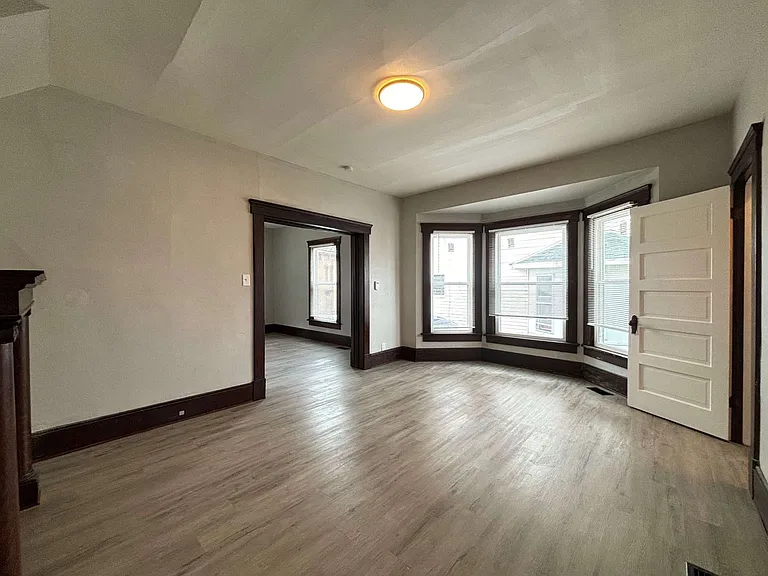 30-32 Lagonda Ave — Photo 23